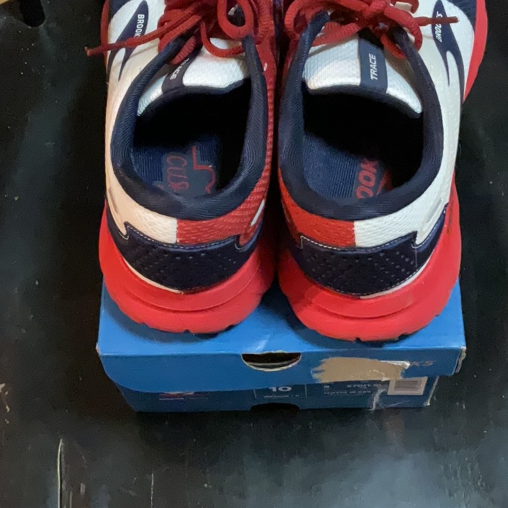 Gently used women’s Texas brooks  trace 2 running shoe size 10 - Picture 3 of 5
